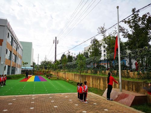 昆明市教工第一幼兒園經(jīng)開區(qū)興景幼兒園文化建設(shè)采購項目